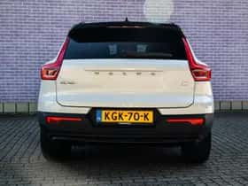 Volvo XC40 (2023) thumbnail 9
