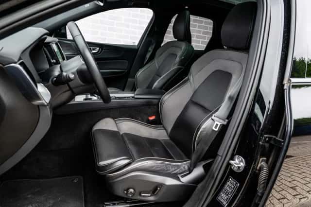 Volvo XC60 (2023) thumbnail 6