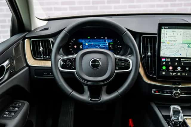 Volvo XC60 (2026) thumbnail 3