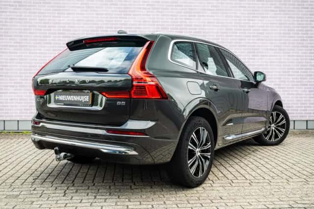 Volvo XC60 (2022) thumbnail 2