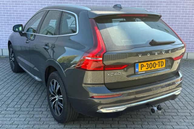 Volvo XC60 (2022) thumbnail 4