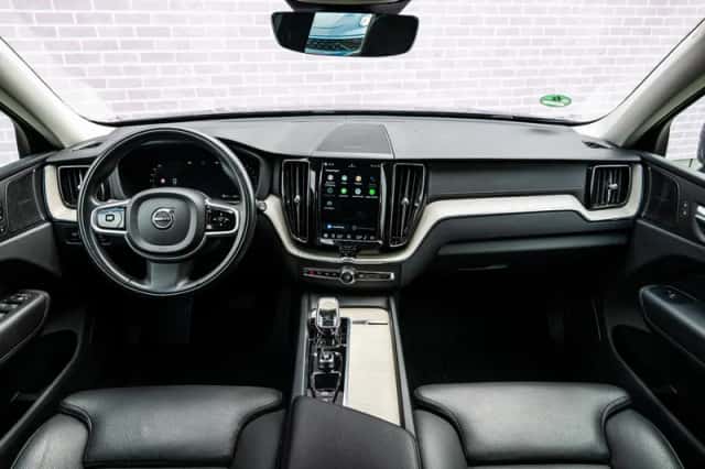 Volvo XC60 (2022) thumbnail 5