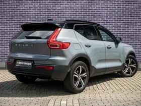 Volvo XC40 thumbnail 2