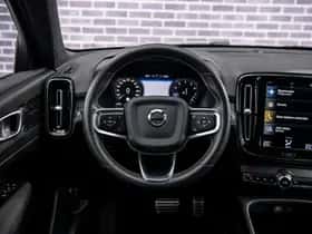 Volvo XC40 thumbnail 3