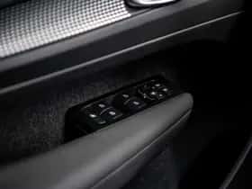 Volvo XC40 thumbnail 25