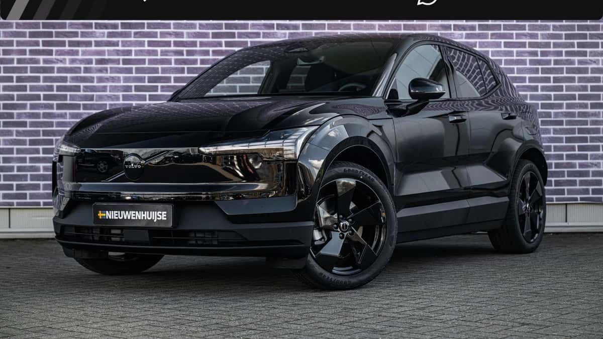 Volvo EX30 — foto 1