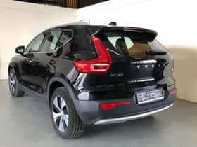 Volvo XC40 thumbnail 2