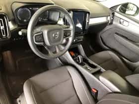 Volvo XC40 thumbnail 3