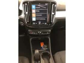 Volvo XC40 thumbnail 6