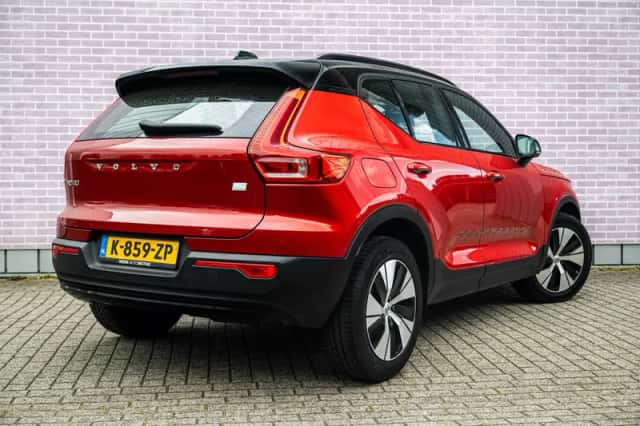 Volvo XC40 (2021) thumbnail 2