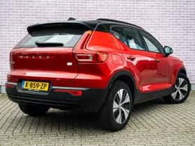 Volvo XC40 thumbnail 2