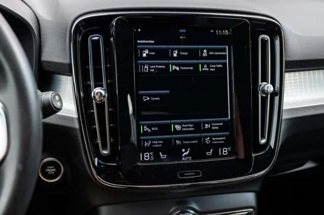 Volvo XC40 (2021) thumbnail 19
