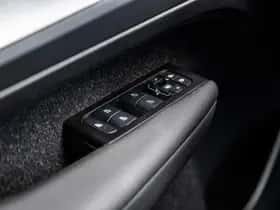 Volvo XC40 thumbnail 24