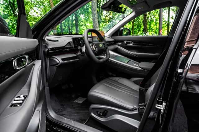 Geely E5 (2026) thumbnail 4