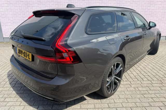 Volvo V90 (2021) thumbnail 2