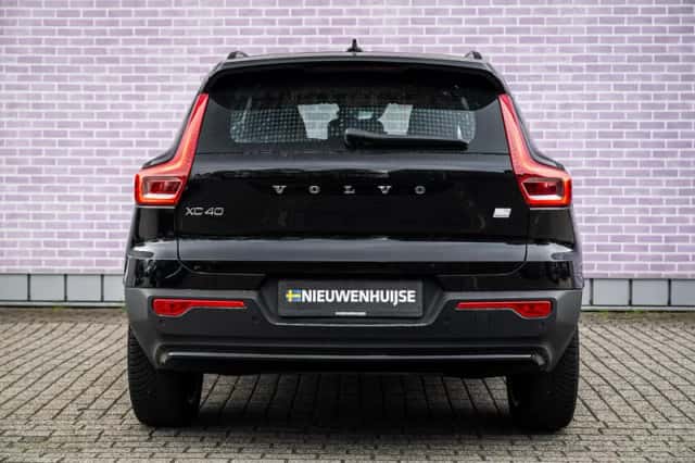 Volvo XC40 (2022) thumbnail 11