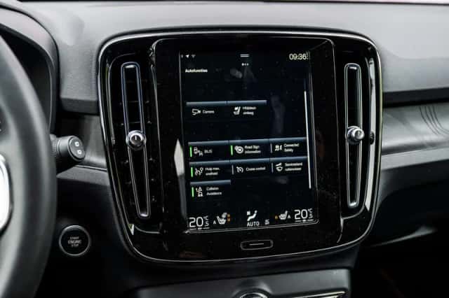 Volvo XC40 (2022) thumbnail 21