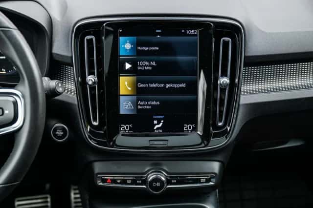 Volvo XC40 (2022) thumbnail 11