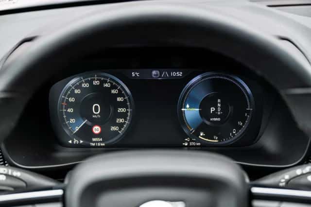 Volvo XC40 (2022) thumbnail 13