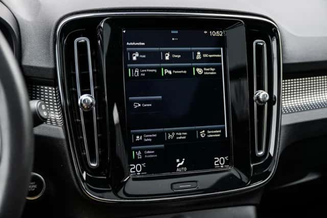 Volvo XC40 (2022) thumbnail 19