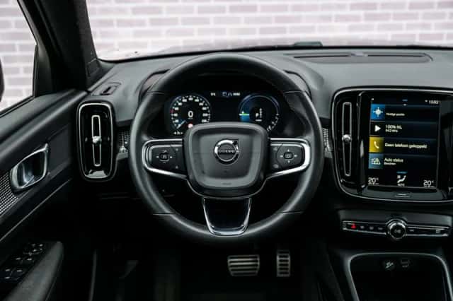 Volvo XC40 (2022) thumbnail 3