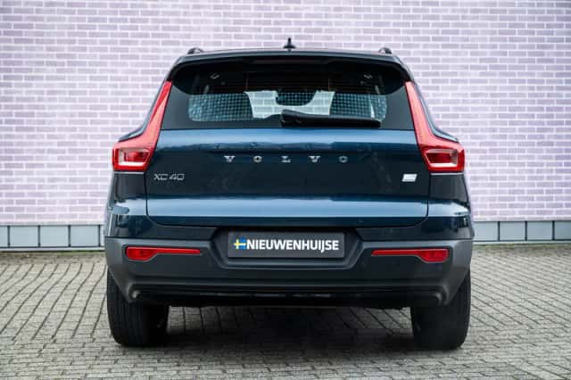 Volvo XC40 (2022) thumbnail 9