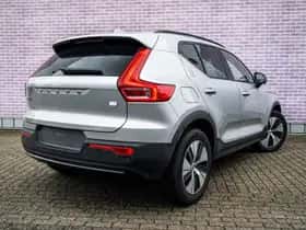 Volvo XC40 thumbnail 2