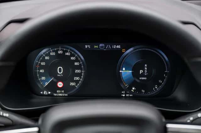 Volvo XC40 (2023) thumbnail 15