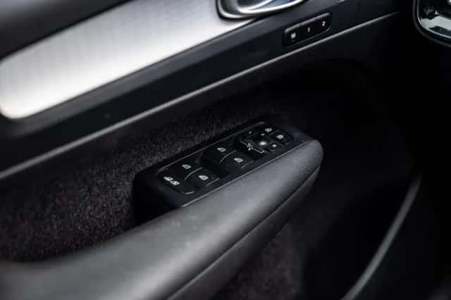 Volvo XC40 (2023) thumbnail 25