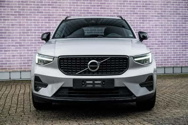 Volvo XC40 (2023) thumbnail 9