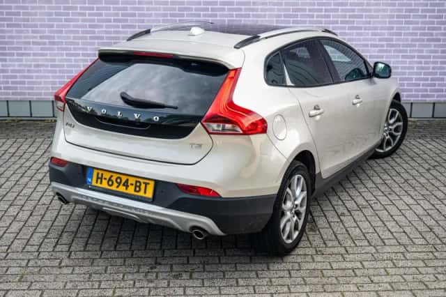 Volvo V40 (2019) thumbnail 17