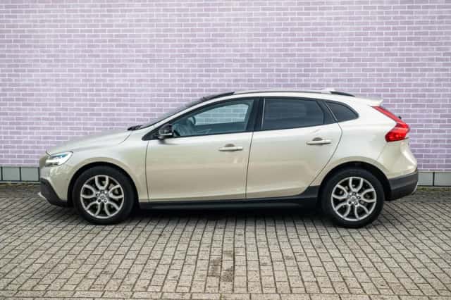 Volvo V40 (2019) thumbnail 4