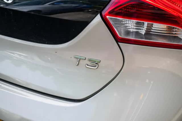 Volvo V40 (2019) thumbnail 32