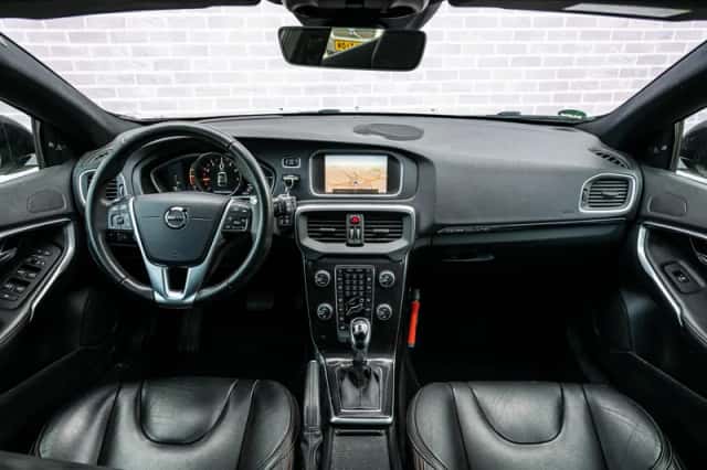 Volvo V40 (2019) thumbnail 5