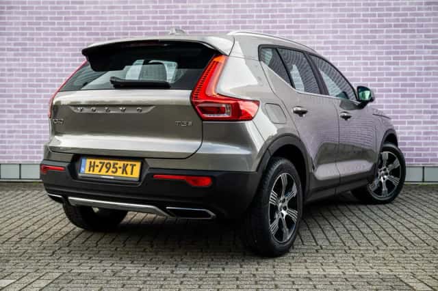 Volvo XC40 (2020) thumbnail 2