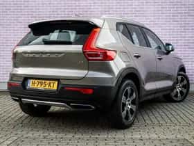 Volvo XC40 thumbnail 2