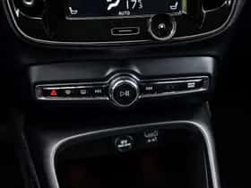 Volvo XC40 thumbnail 24
