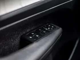 Volvo XC40 thumbnail 25