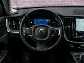 Volvo XC60 thumbnail 3