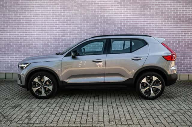 Volvo XC40 (2025) thumbnail 4