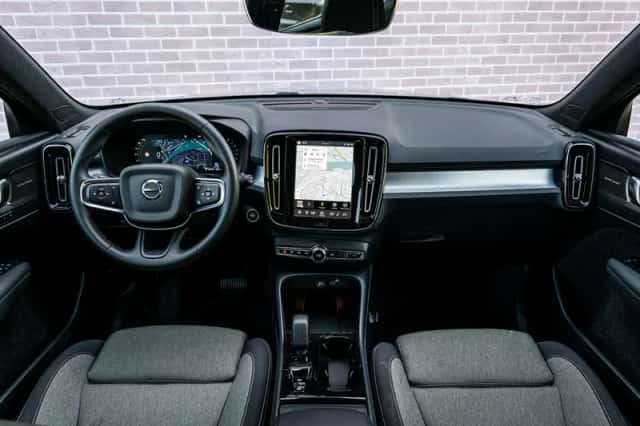 Volvo XC40 (2025) thumbnail 5