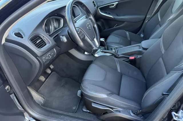 Volvo V40 (2016) thumbnail 4