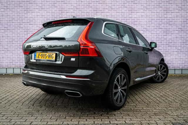 Volvo XC60 (2021) thumbnail 2