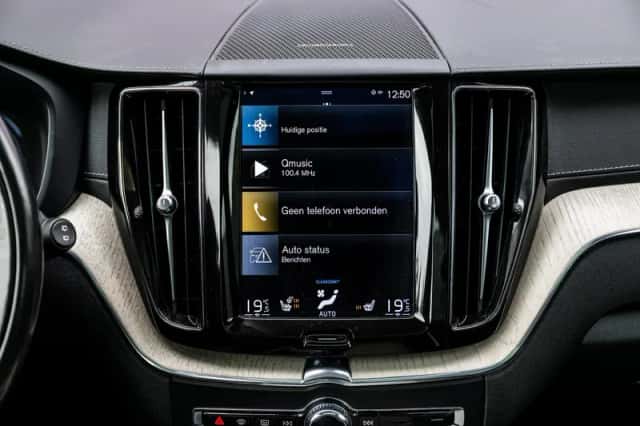 Volvo XC60 (2021) thumbnail 12