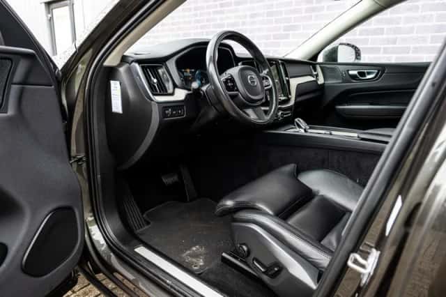 Volvo XC60 (2021) thumbnail 16