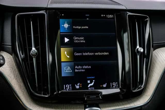 Volvo XC60 (2021) thumbnail 17