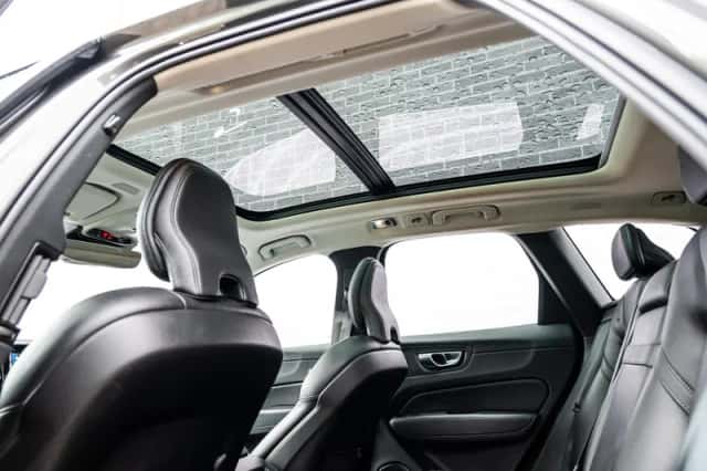 Volvo XC60 (2021) thumbnail 32