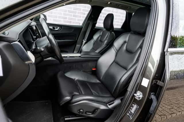 Volvo XC60 (2021) thumbnail 6