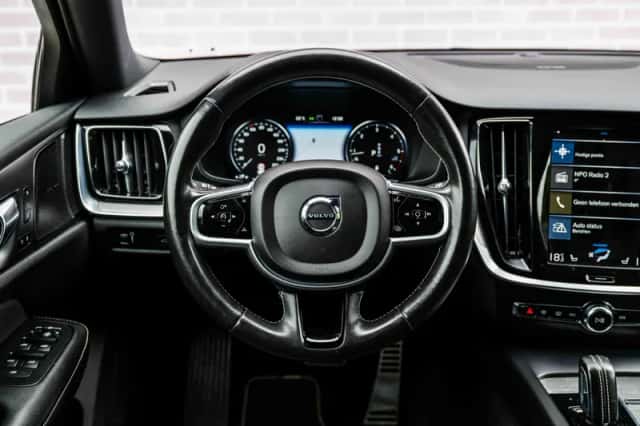 Volvo V60 (2021) thumbnail 3