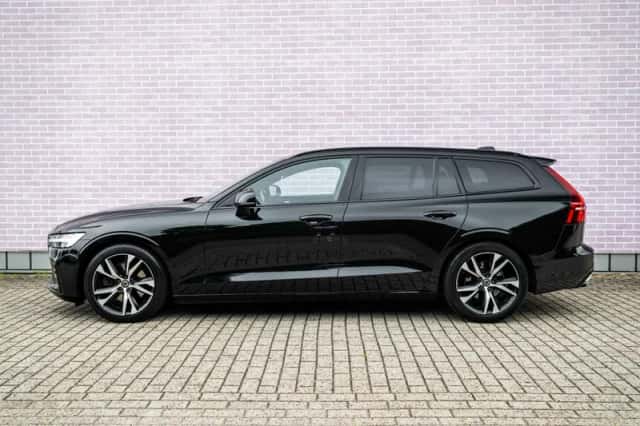 Volvo V60 (2021) thumbnail 4